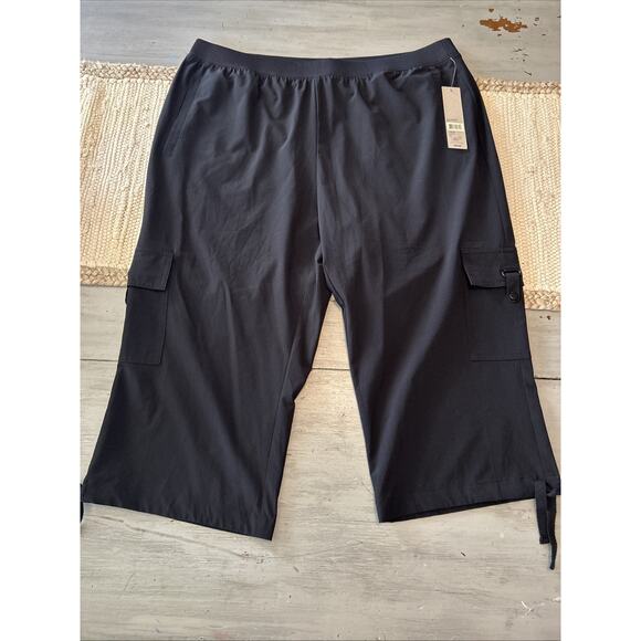 NWT Laura Ashley Black Straight Leg Cargo Capri Pants Sz 1X - Picture 1 of 9